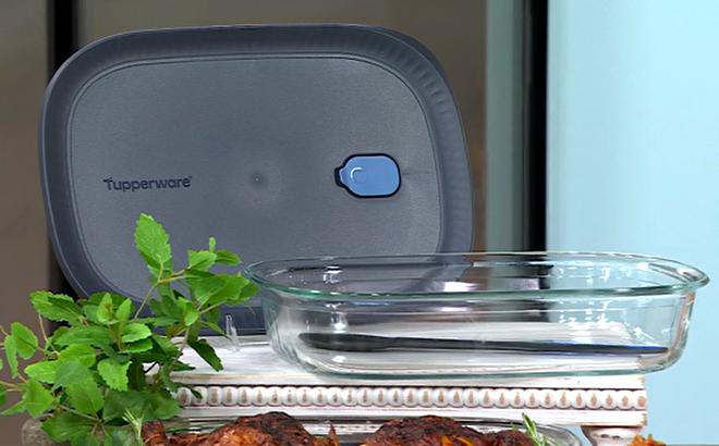 Tupperware Voila Glass XL Rectangular Baking Dish on a Product Stand Tupperware Voila Glass XL Rectangular Baking Dish on a Product Stand