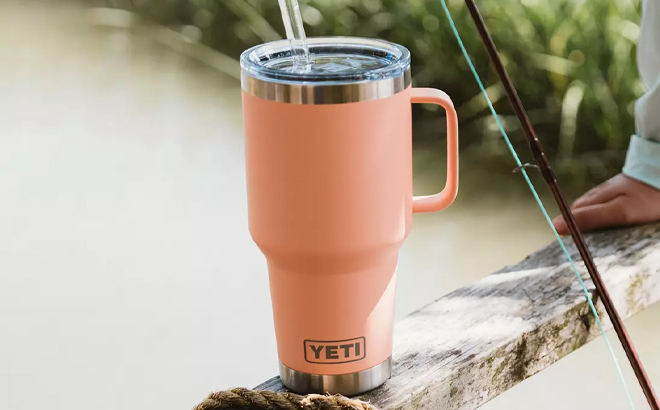 YETI 35 oz Rambler Mug with Straw Lid in Peach