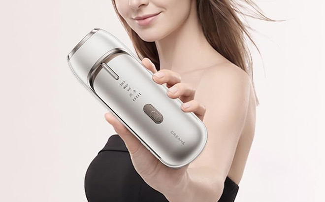 A Person Holding Dreame Nova IPL Hair Removal with Dual Lamp A Person Holding Dreame Nova IPL Hair Removal with Dual Lamp