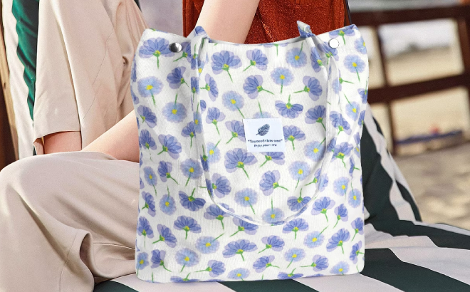 Ayieyill Corduroy Tote Bag