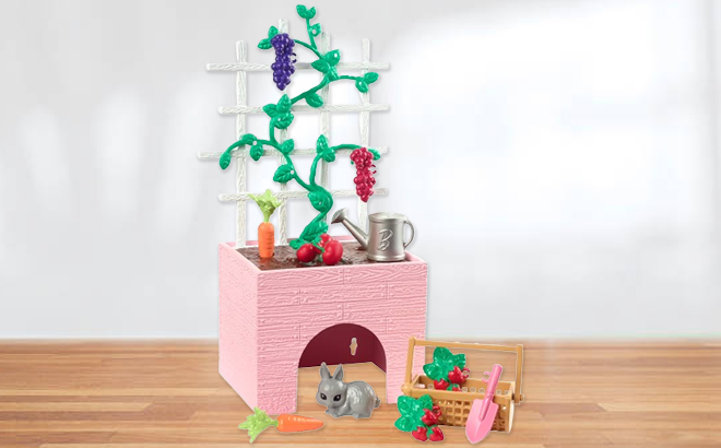 Barbie World Garden Playset with 12 Pieces