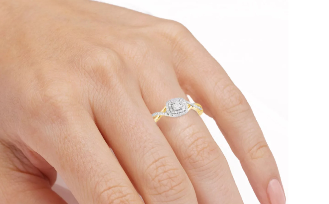 Diamond Swirled Shank Ring Diamond Swirled Shank Ring