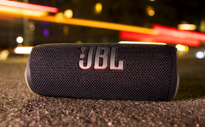 JBL Flip 6 Portable IP67 Waterproof Speaker JBL Flip 6 Portable IP67 Waterproof Speaker