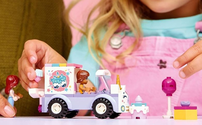 LEGO Friends Unicorn Cake Delivery Car Building Toy LEGO Friends Unicorn Cake Delivery Car Building Toy