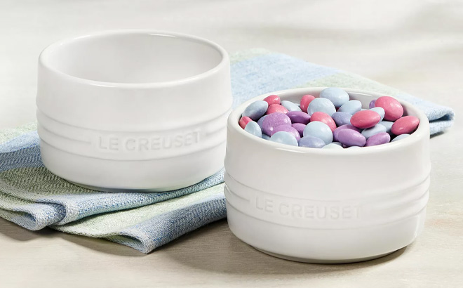 Le Creuset Stoneware 2 Piece Round Ramekin Set Le Creuset Stoneware 2 Piece Round Ramekin Set