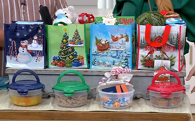 LocknLock 4 Bowls with Lids Holiday Bag Set LocknLock 4 Bowls with Lids Holiday Bag Set