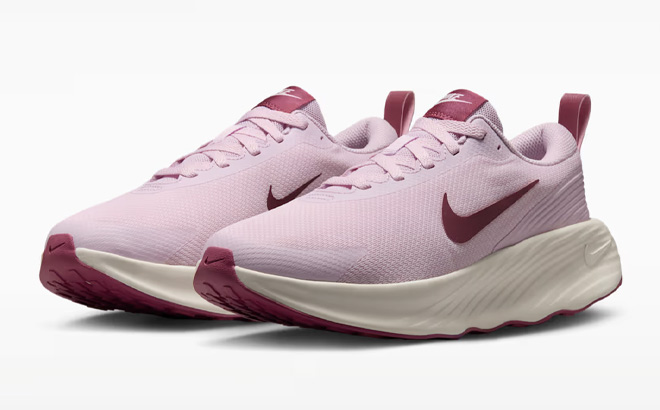 Nike Legend Essential 4 Womens Walking Shoes Nike Legend Essential 4 Womens Walking Shoes