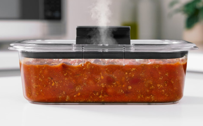 Rubbermaid Brilliance Leak Proof Food Container 1