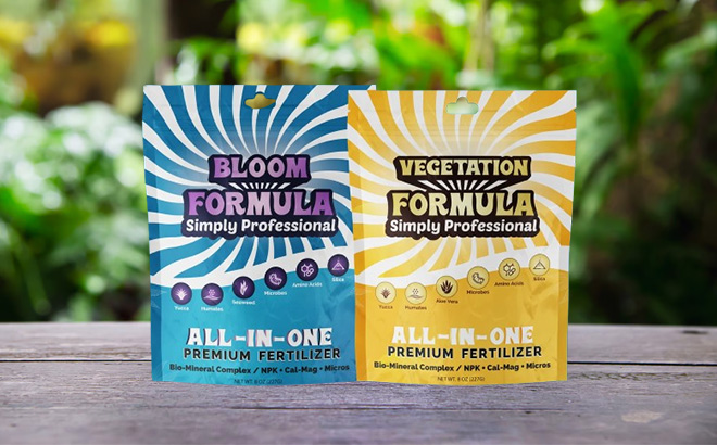 Simply Professional Bloom Vege Formula Sample Packs on the Table