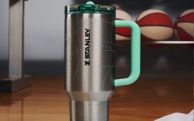 Stanley 1913 x Caitlin Clark Quencher Tumbler 30 Ounce