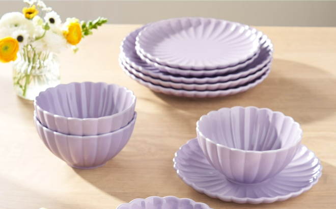 The Pioneer Woman Colette Dinnerware Set