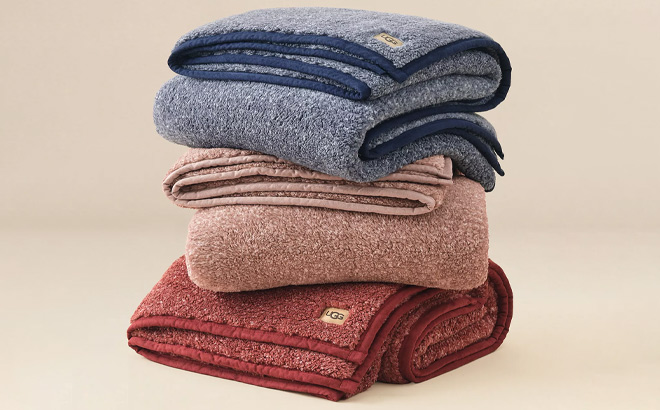 UGG Classic UGGfluff Throws UGG Classic UGGfluff Throws