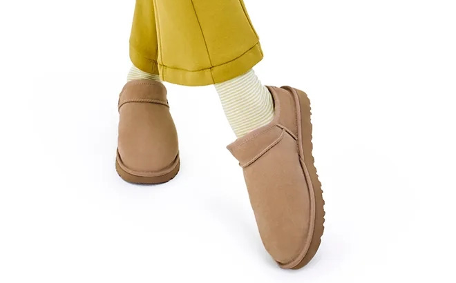 UGG Womens Classic Slippers 1 UGG Womens Classic Slippers 1