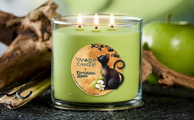 Yankee Candle Forbiden Apple 3 Wick Candle