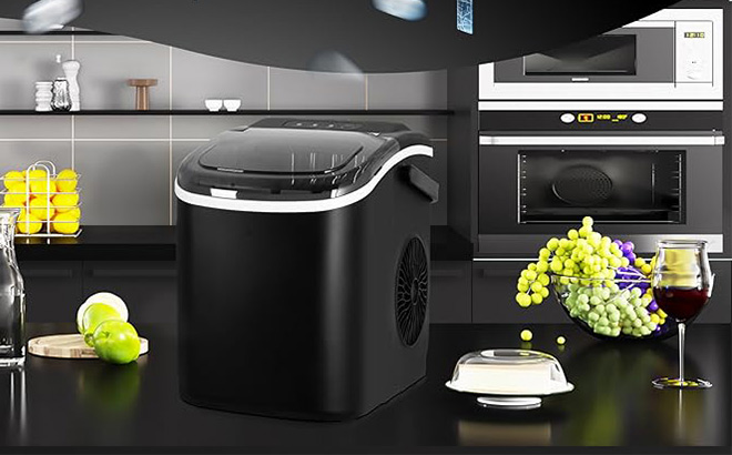 Ice Maker Machine on a Countertop Ice Maker Machine on a Countertop